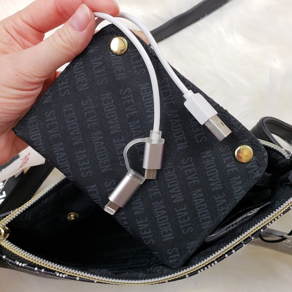 Steve Madden NWT Logo Charging Crossbody - Picture 5 of 5